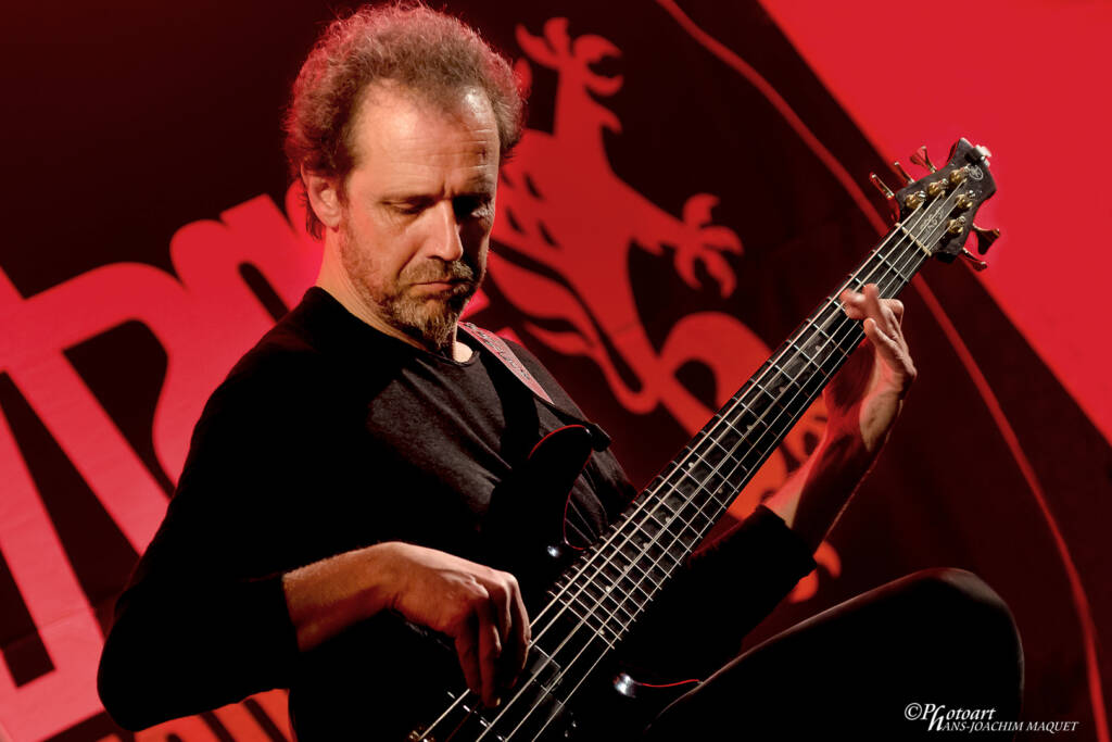 Nicolas Fiszman - bass